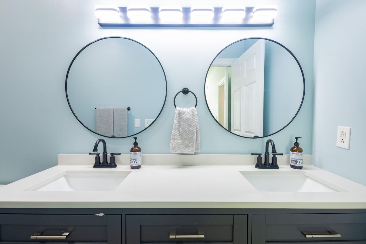 Bathroom, Dual Sink Vanities, Interior