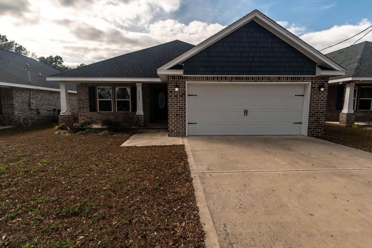 Attached, Exterior, Facade, Brick Facade, Ranch