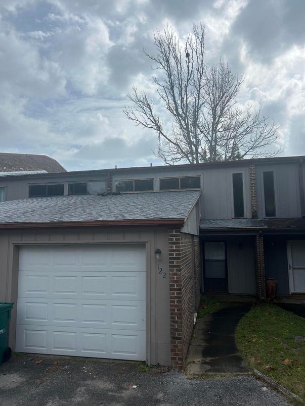 Detached Garage, Exterior