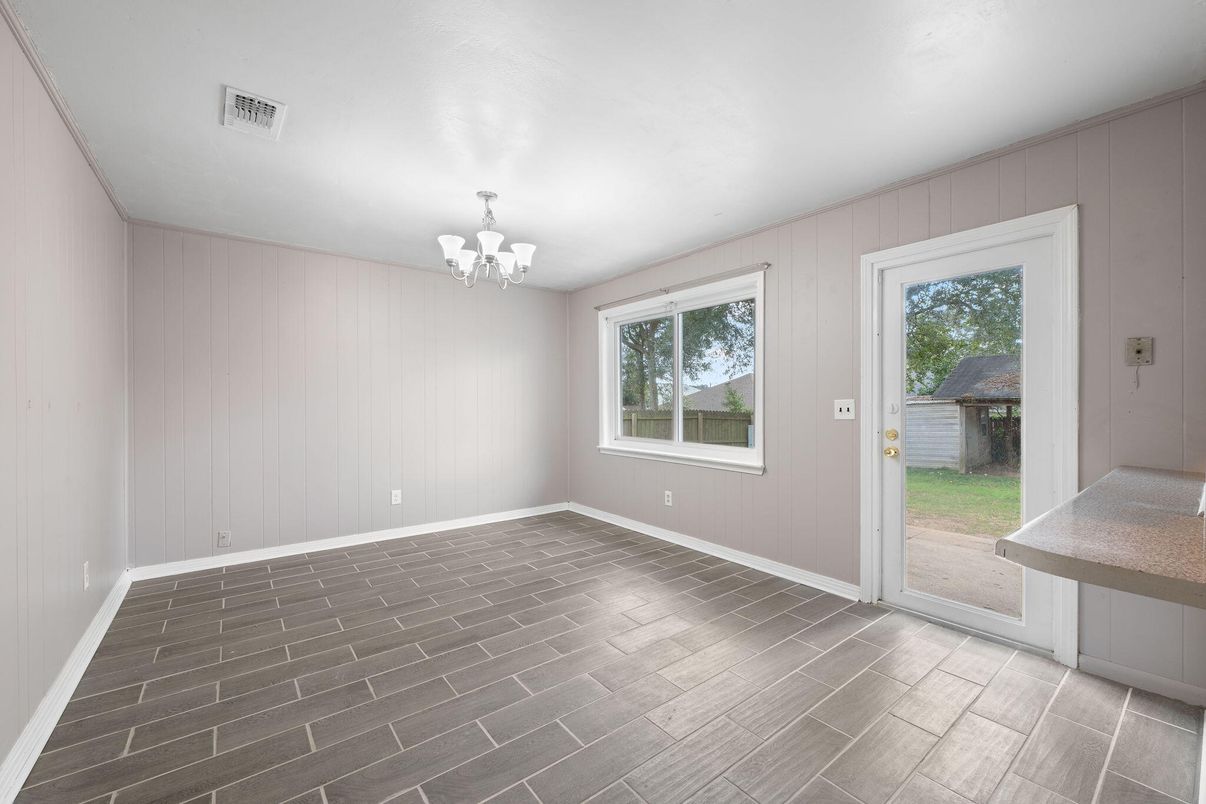 Chandelier, Empty room, Interior, Wood Texture Flooring