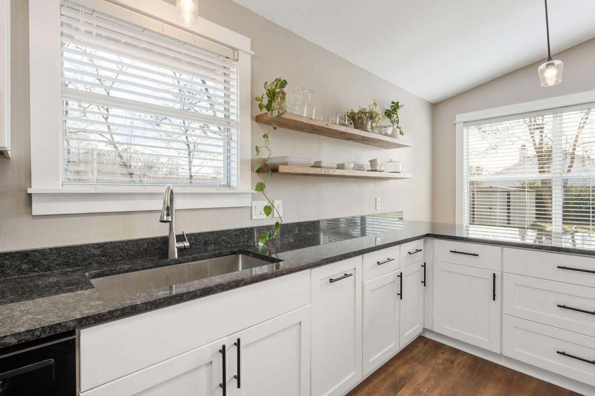 Interior, Kitchen, Pendant Lights, Wood Texture Flooring
