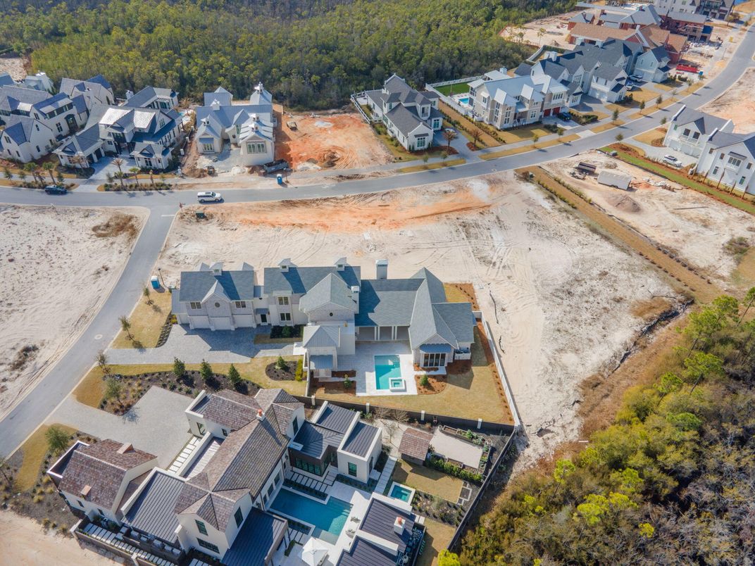 Exterior, Drone