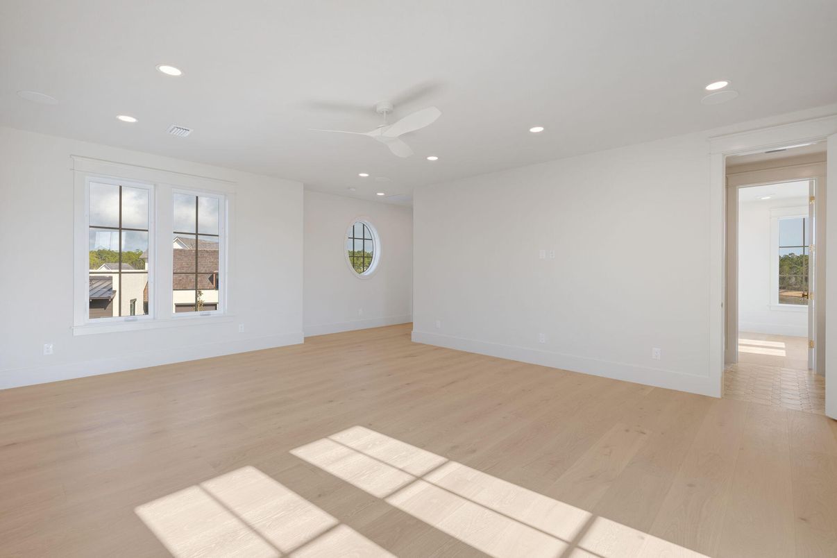 Empty room, Interior, Recessed Lighting, Wood Texture Flooring
