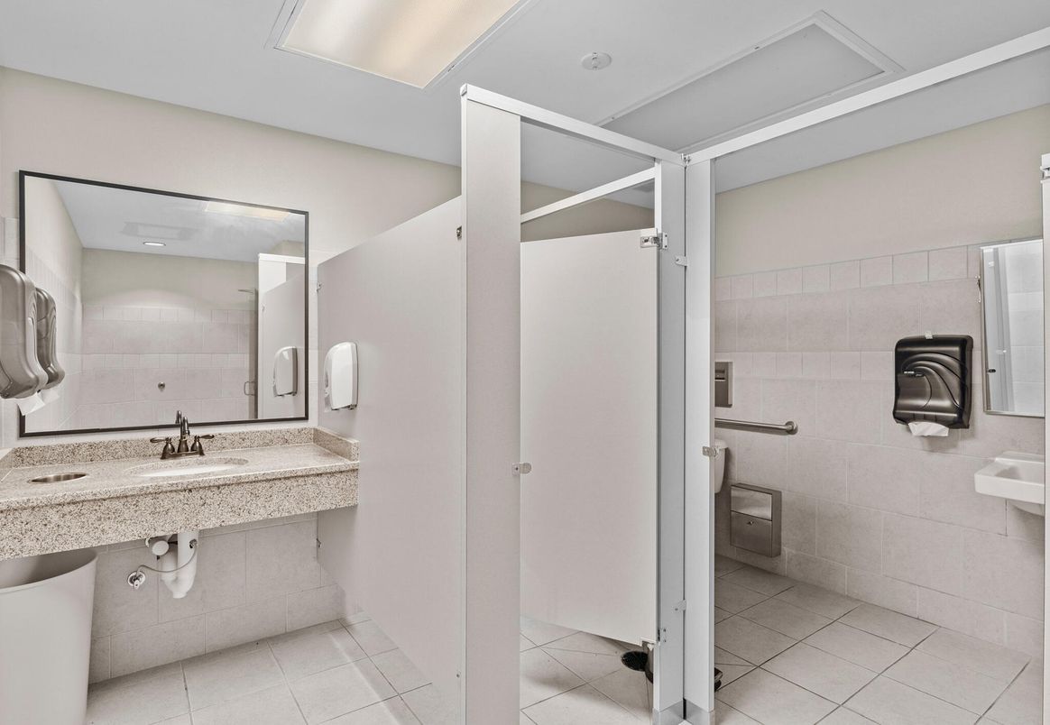 Bathroom, Interior, Recessed Lighting