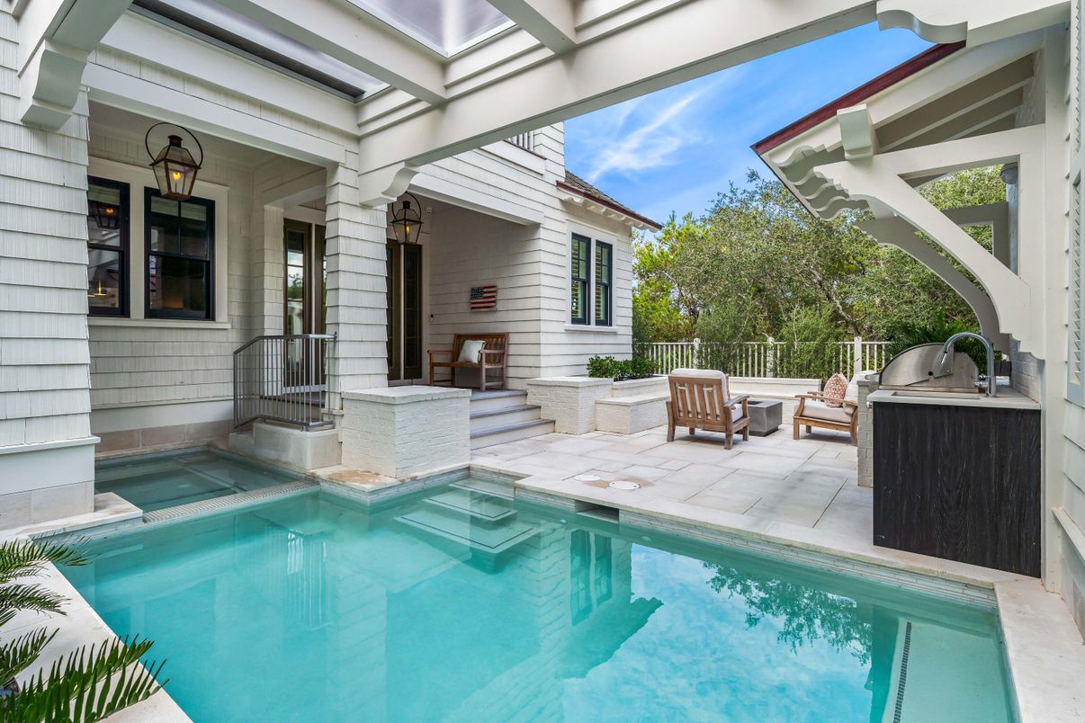 Exterior, Pool
