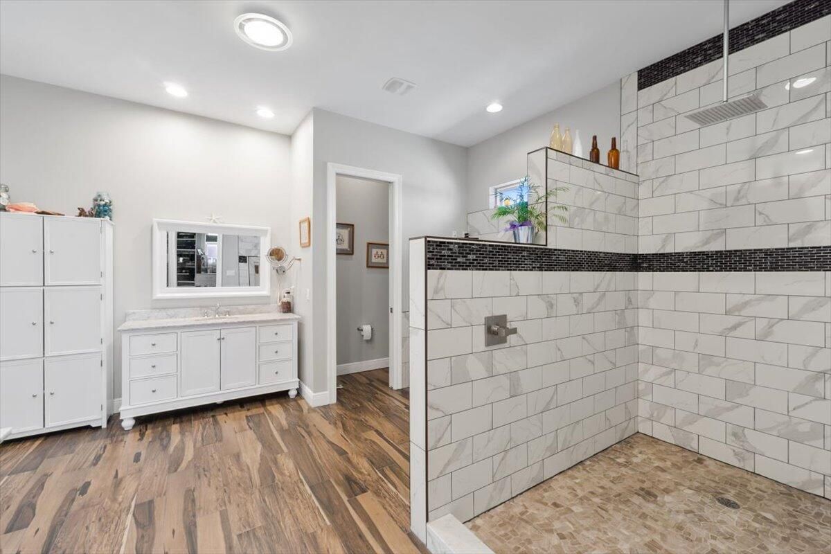 Bathroom, Interior, Recessed Lighting, Wood Texture Flooring