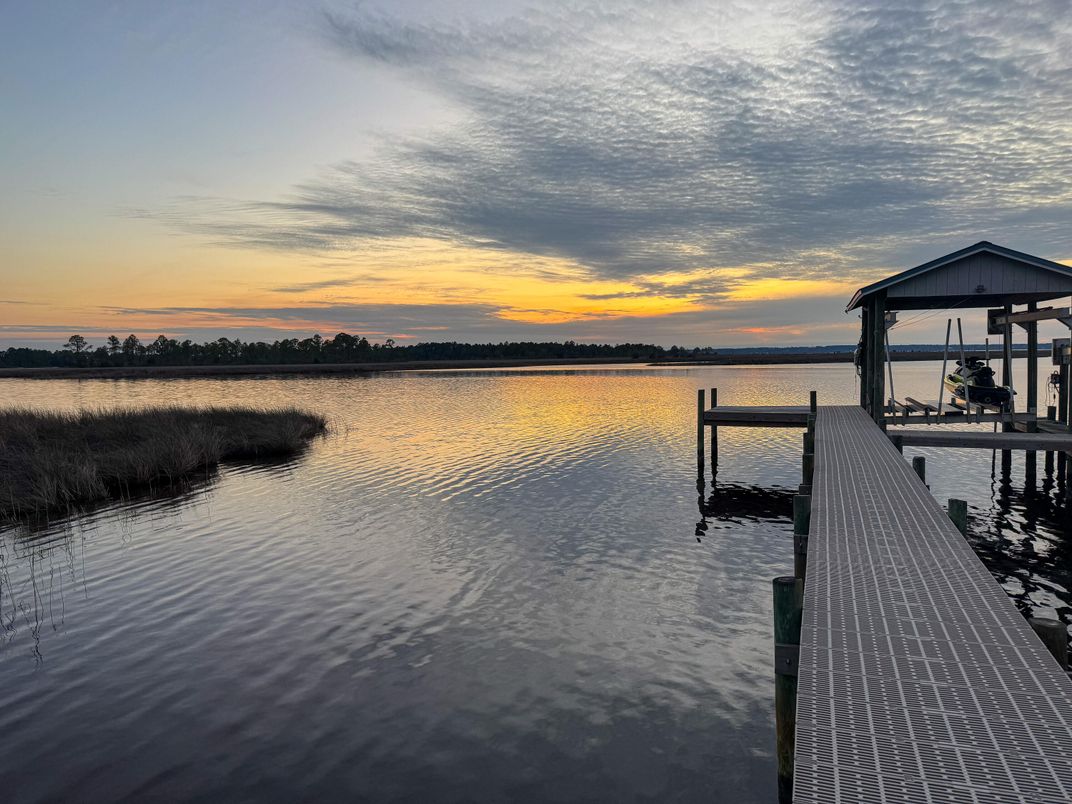 Exterior, Lake