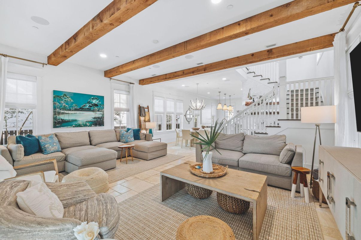 Interior, Living room, Pendant Lights, Recessed Lighting, Wooden Beams