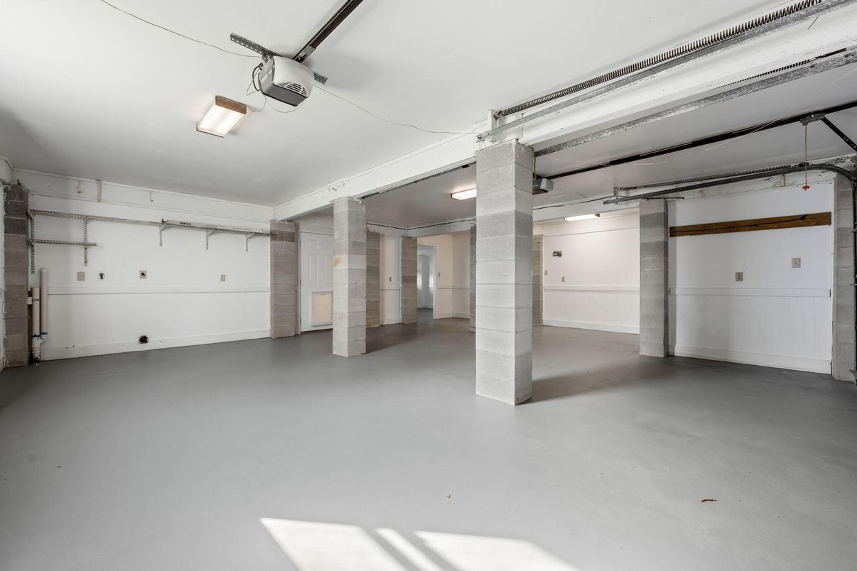 Garage, Interior