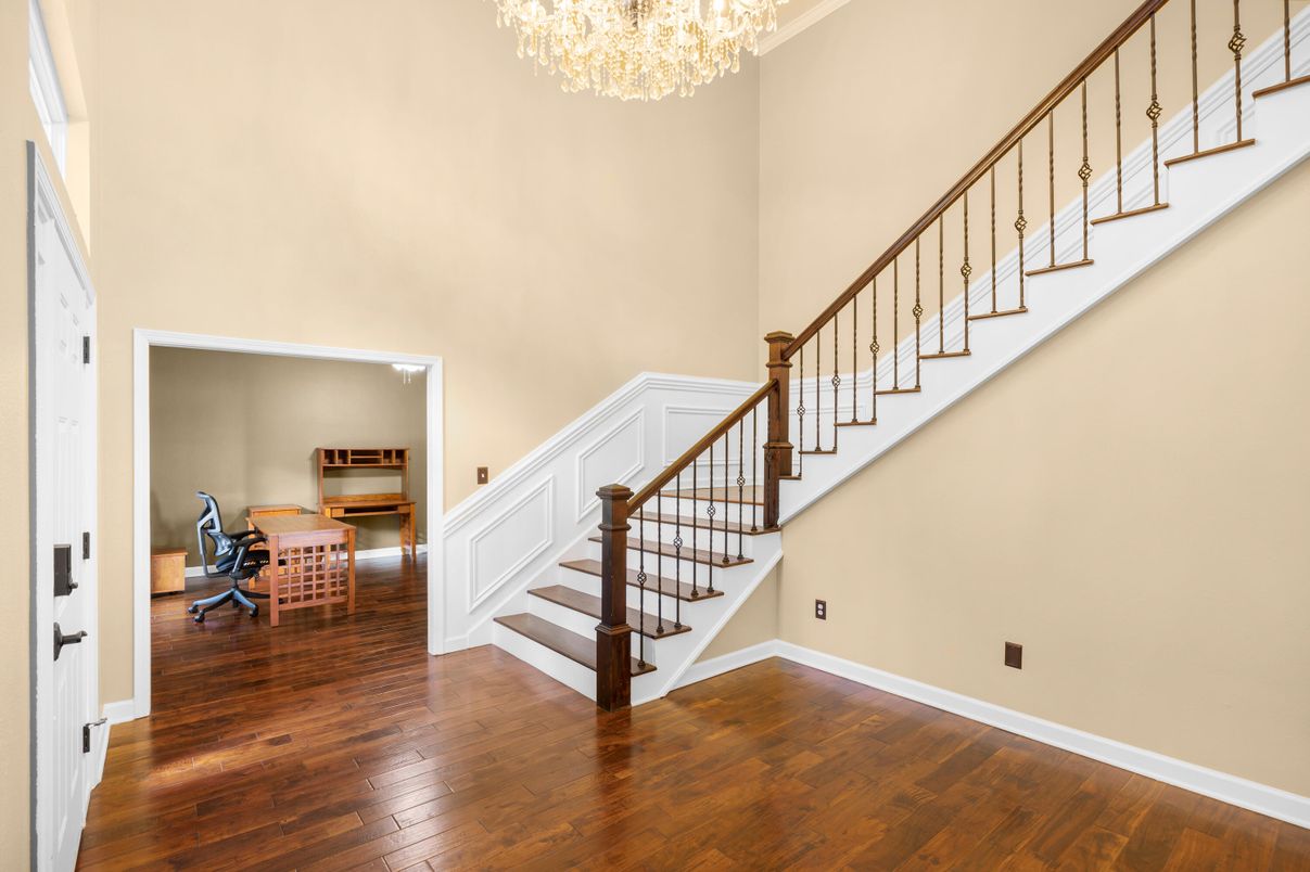 Chandelier, Interior, Wood Texture Flooring