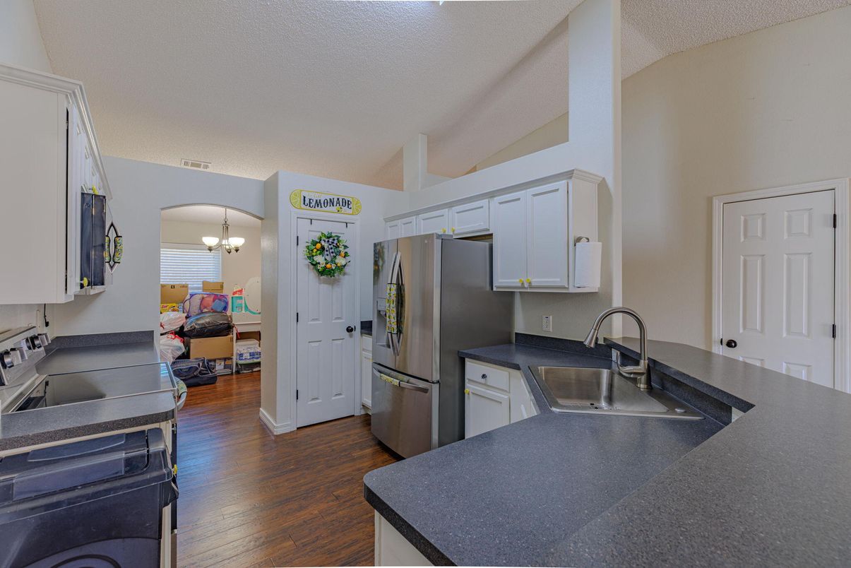 Chandelier, Interior, Kitchen, Wood Texture Flooring