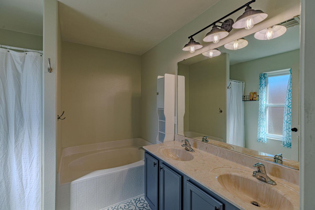 Bathroom, Dual Sink Vanities, Interior