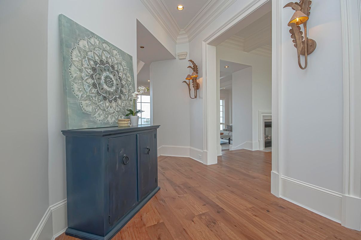 Interior, Recessed Lighting, Wood Texture Flooring