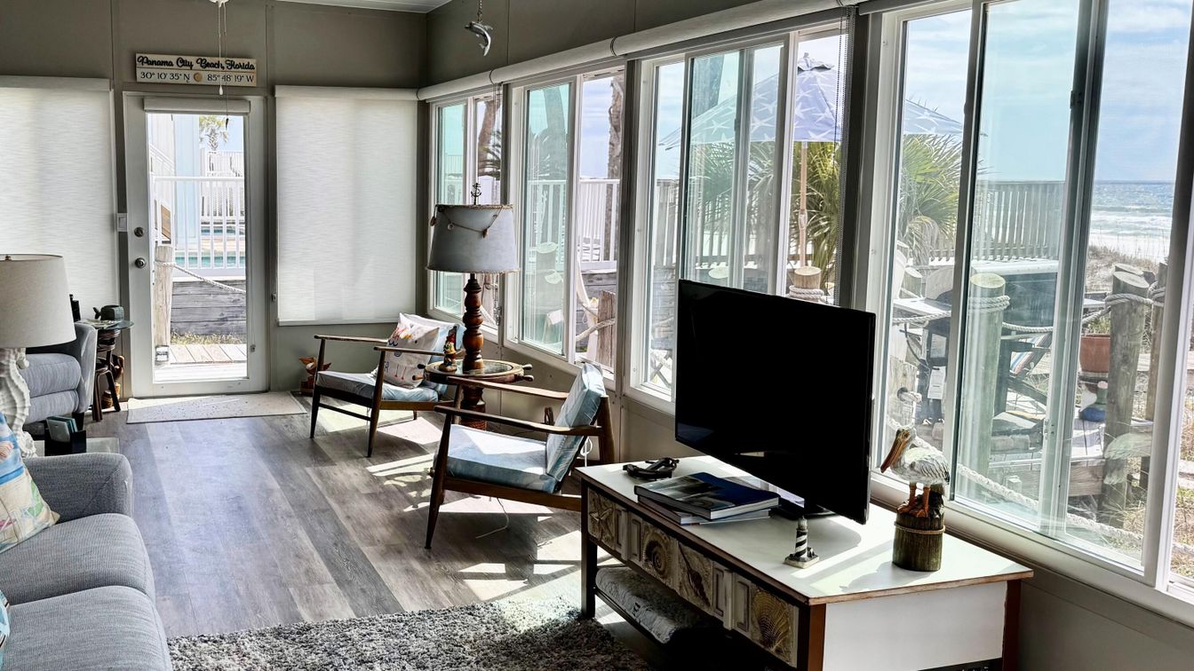 Interior, Sun Room, Wood Texture Flooring