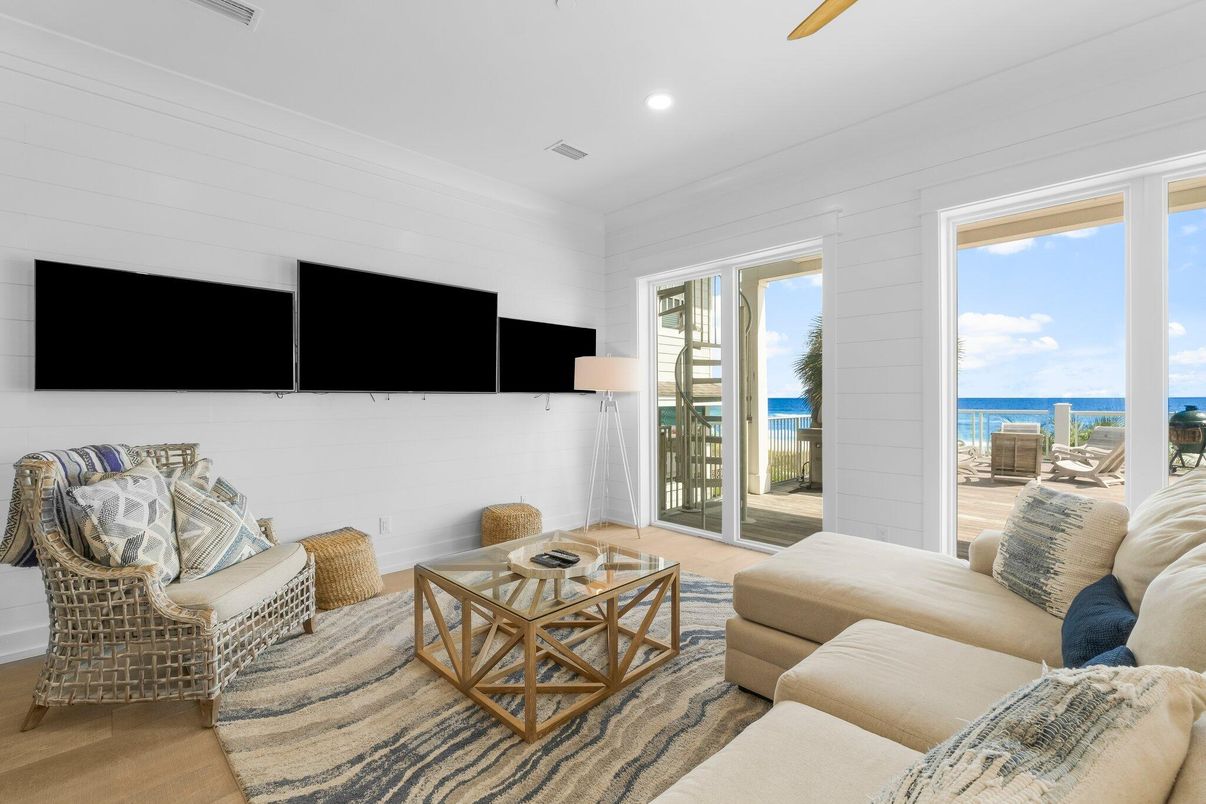 Interior, Living room, Recessed Lighting, Water