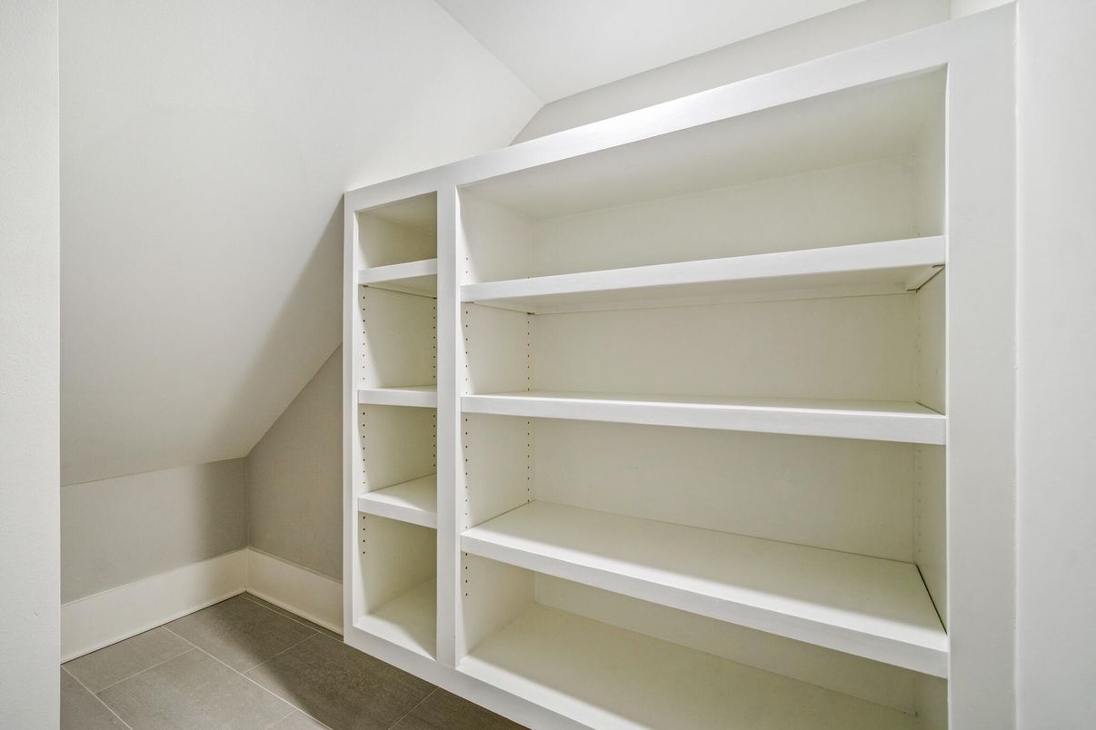 Interior, Walk-in Closets