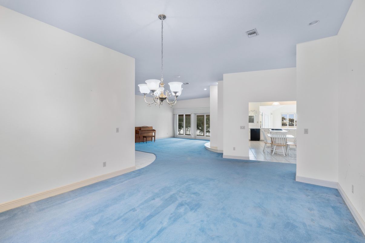 Chandelier, Empty room, Interior, Recessed Lighting