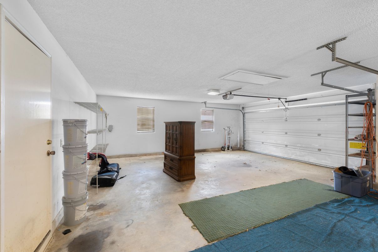 Garage, Interior