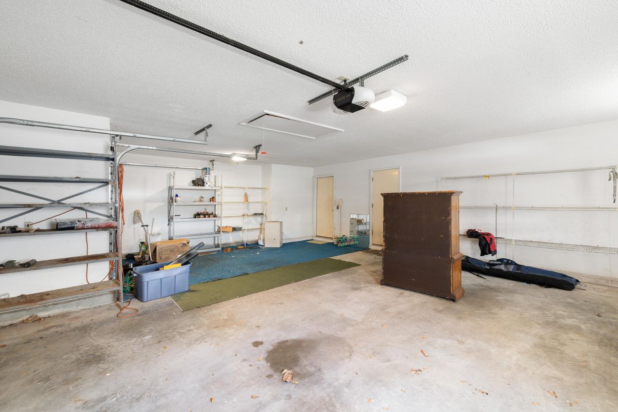Garage, Interior