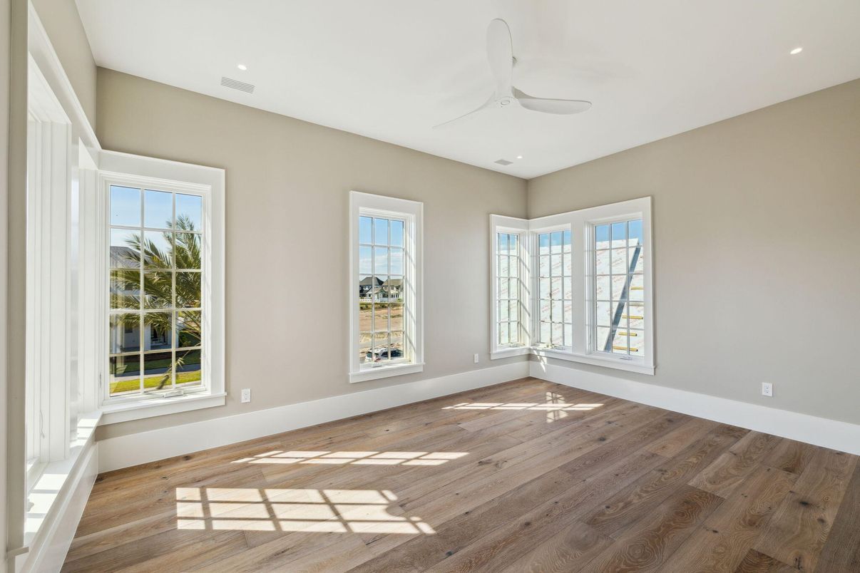 Empty room, Interior, Recessed Lighting, Wood Texture Flooring