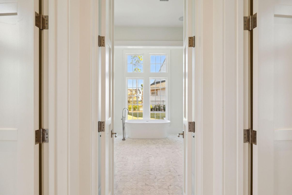 Bathroom, Free Standing Baths, Interior