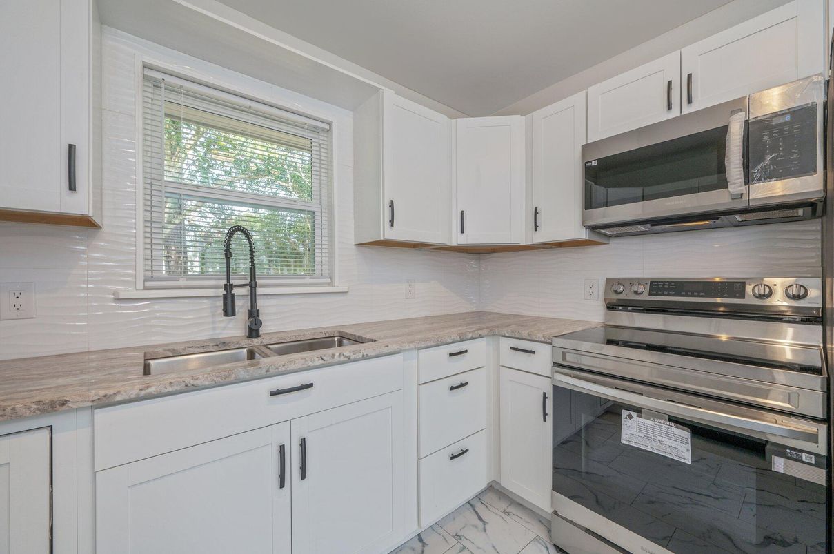 Interior, Kitchen, Marble, Stainless Steel Appliances