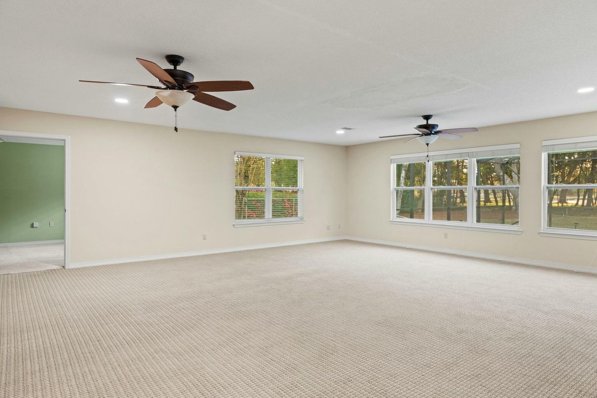 Empty room, Interior, Recessed Lighting