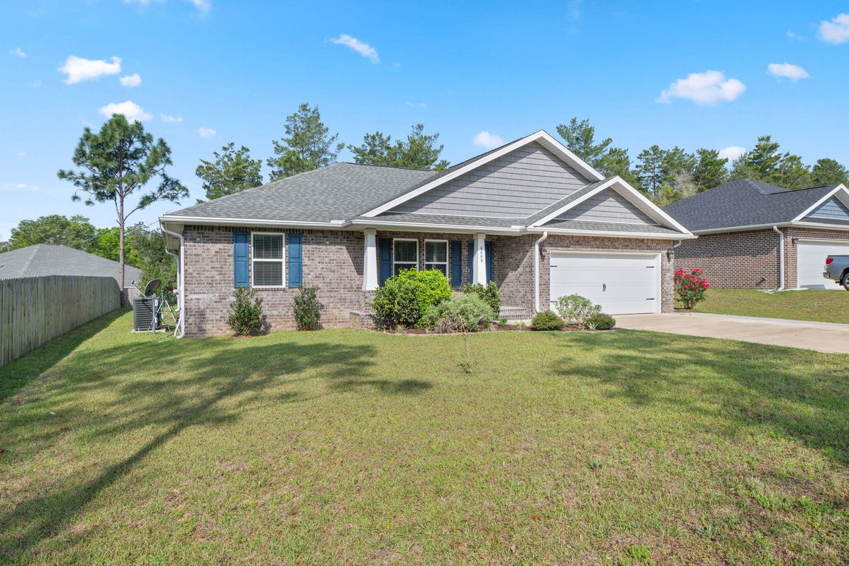 Attached, Exterior, Facade, Brick Facade, Ranch