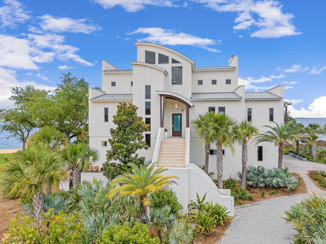 Exterior, Facade, Spanish Mediterranean