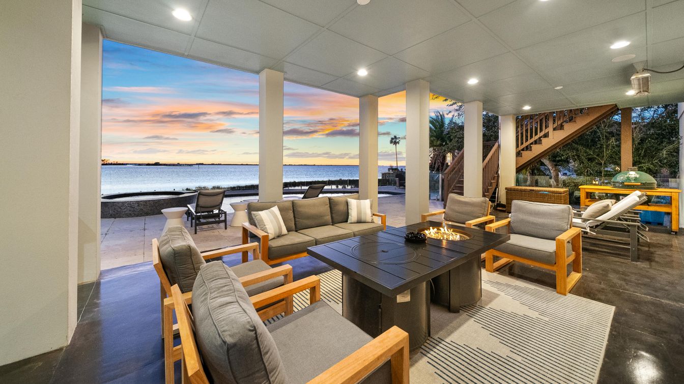 Interior, Living room, Recessed Lighting, Water