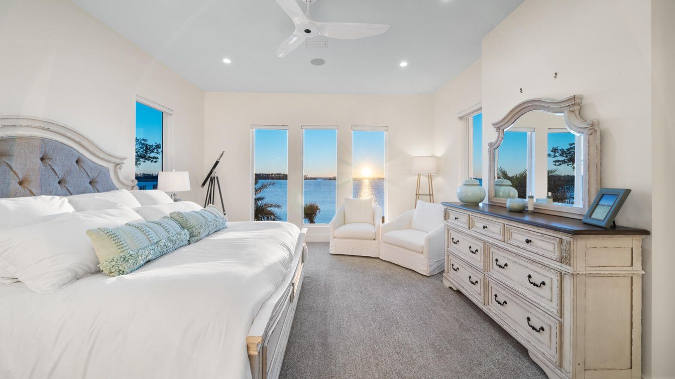 Bedroom, Interior, Recessed Lighting, Water