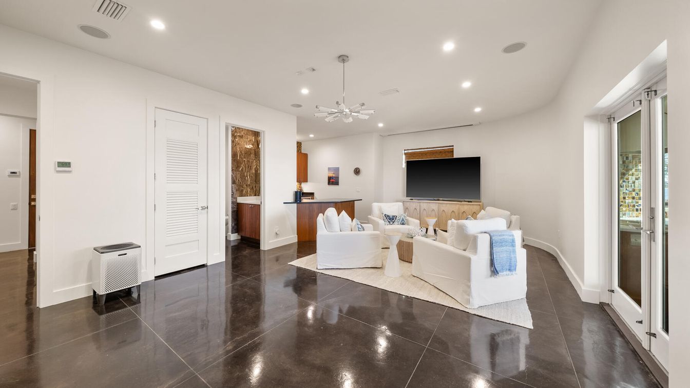 Interior, Living room, Pendant Lights, Recessed Lighting