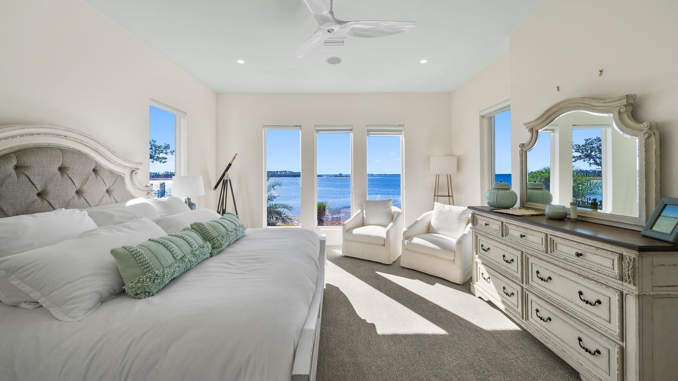Bedroom, Interior, Recessed Lighting, Water