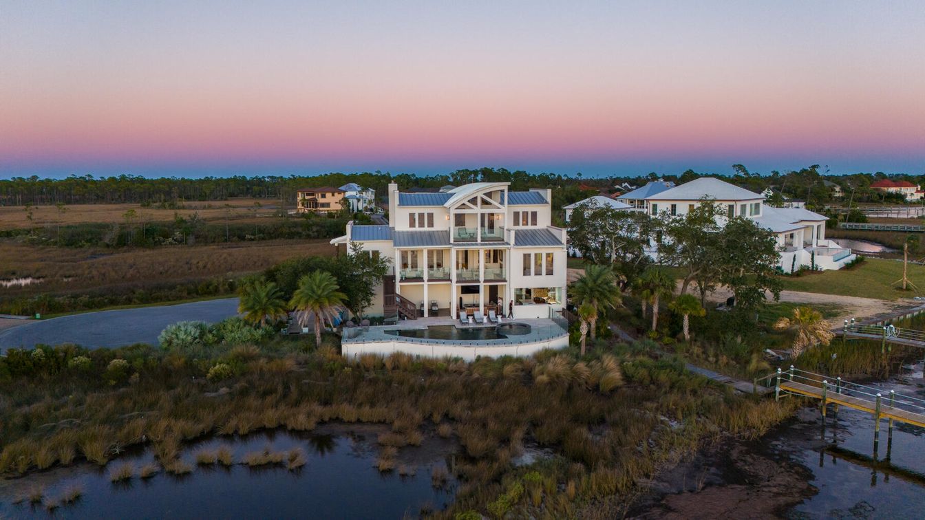 Exterior, Drone