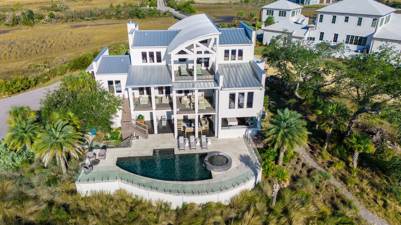 Exterior, Drone