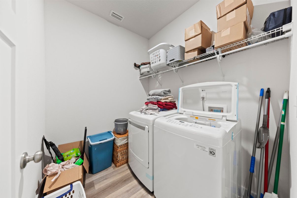Interior, Washer, Wood Texture Flooring