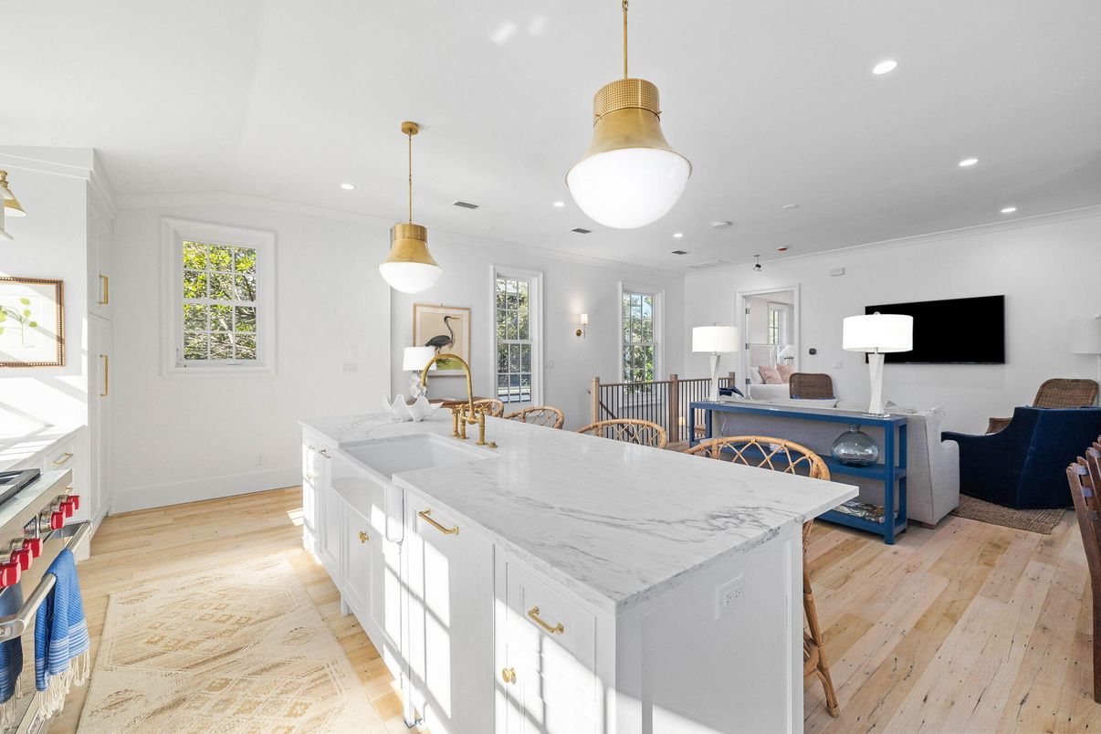 Dining room, Interior, Kitchen, Living room, Pendant Lights, Recessed Lighting, Wood Texture Flooring
