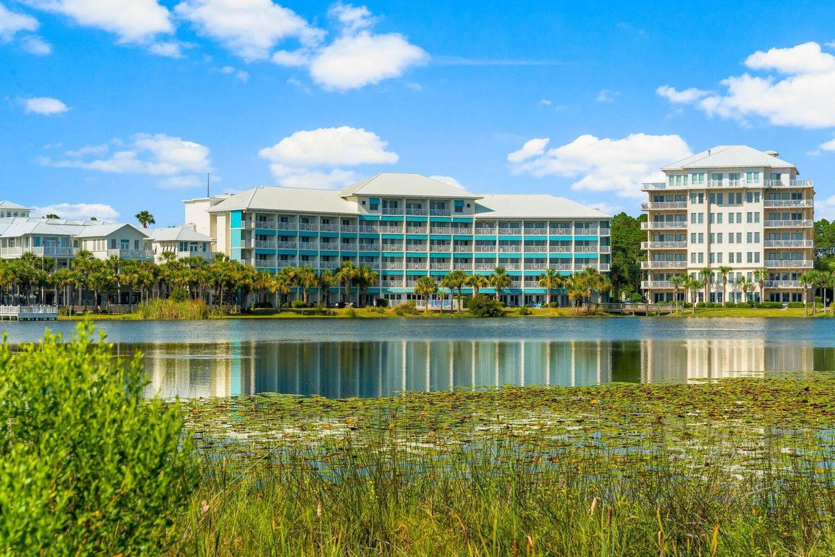 Exterior, Lake