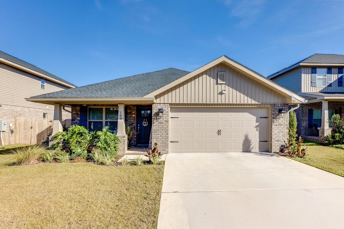 Attached, Exterior, Facade, Brick Facade, Ranch