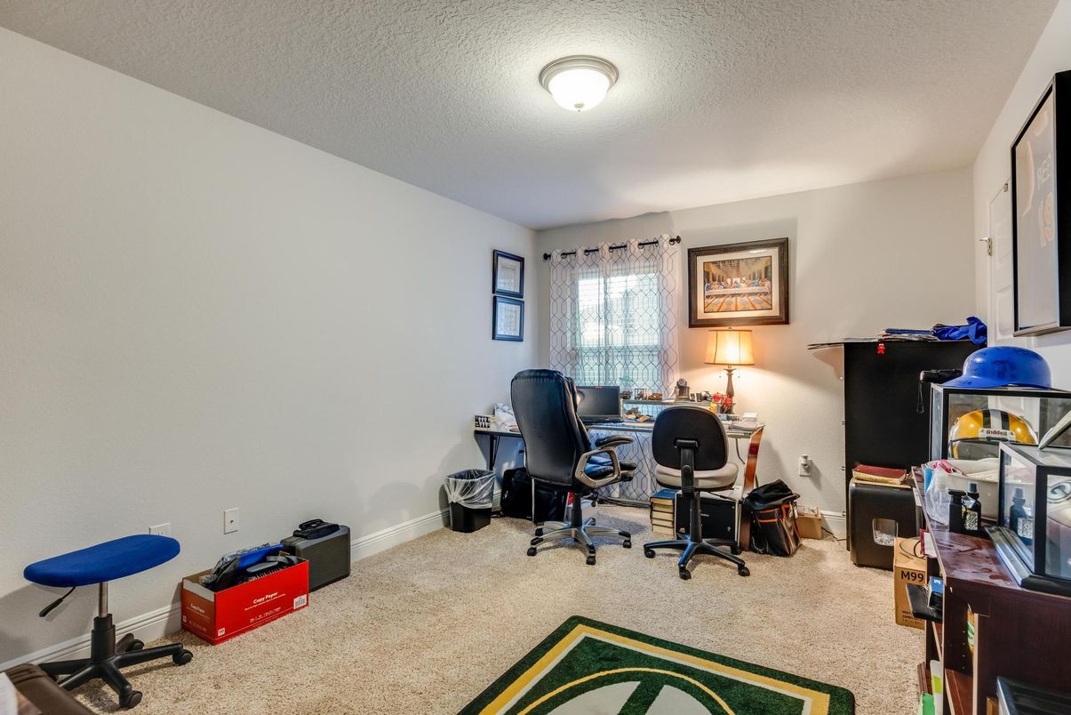 Home Office, Interior