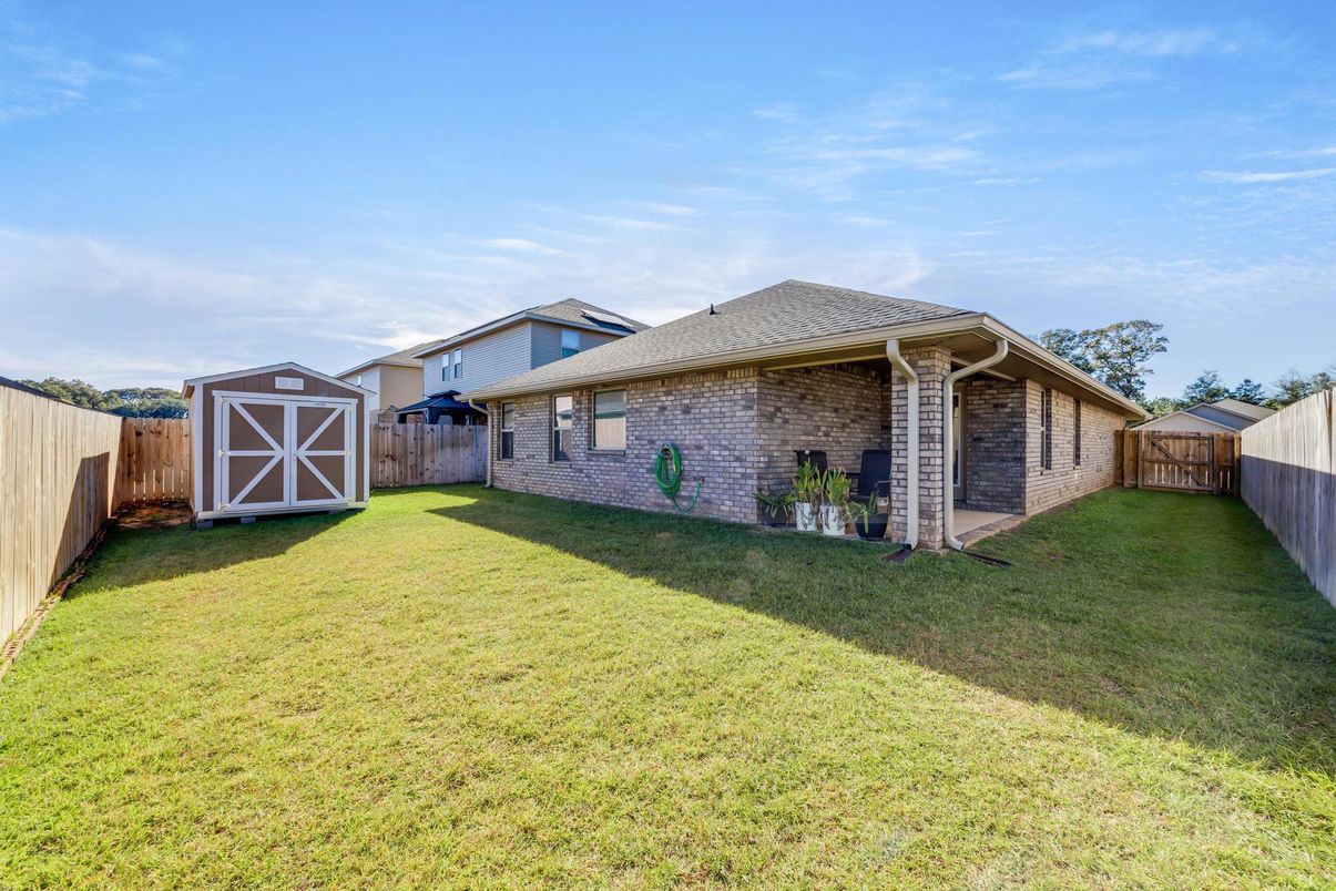 Backyard, Exterior