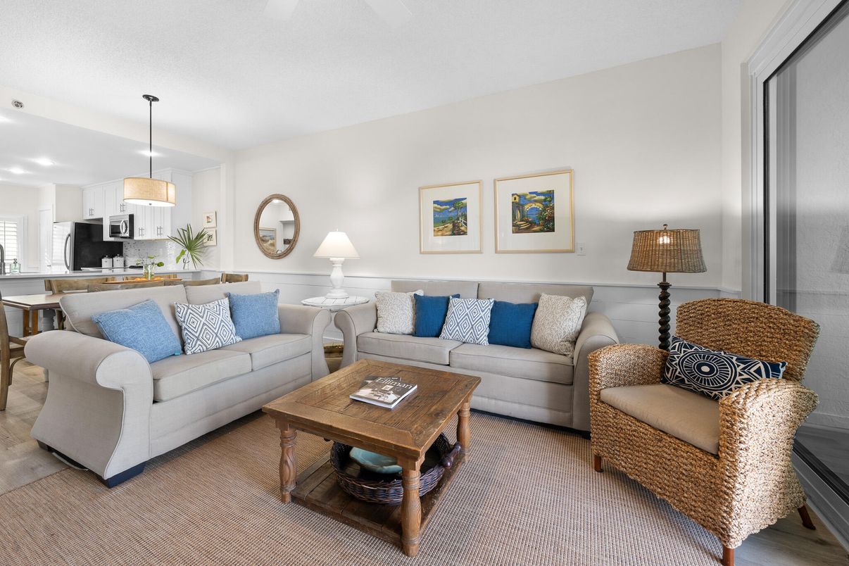 Interior, Kitchen, Living room, Pendant Lights, Recessed Lighting, Stainless Steel Appliances