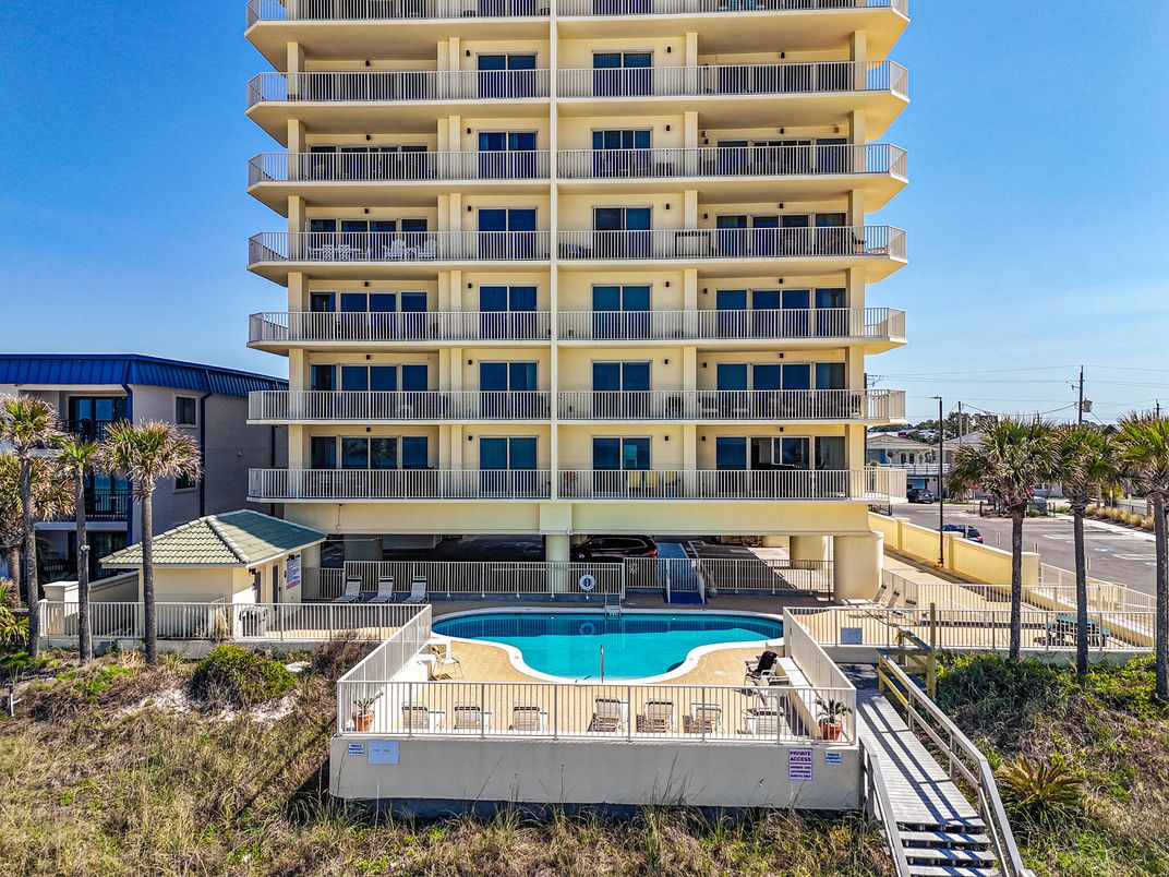 Exterior, Facade, Pool, Condo Building