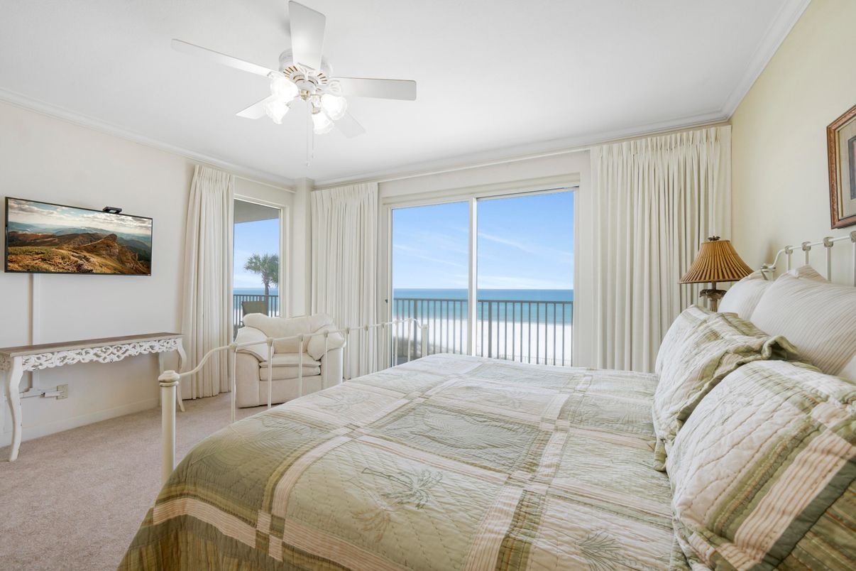 Bedroom, Interior, Water