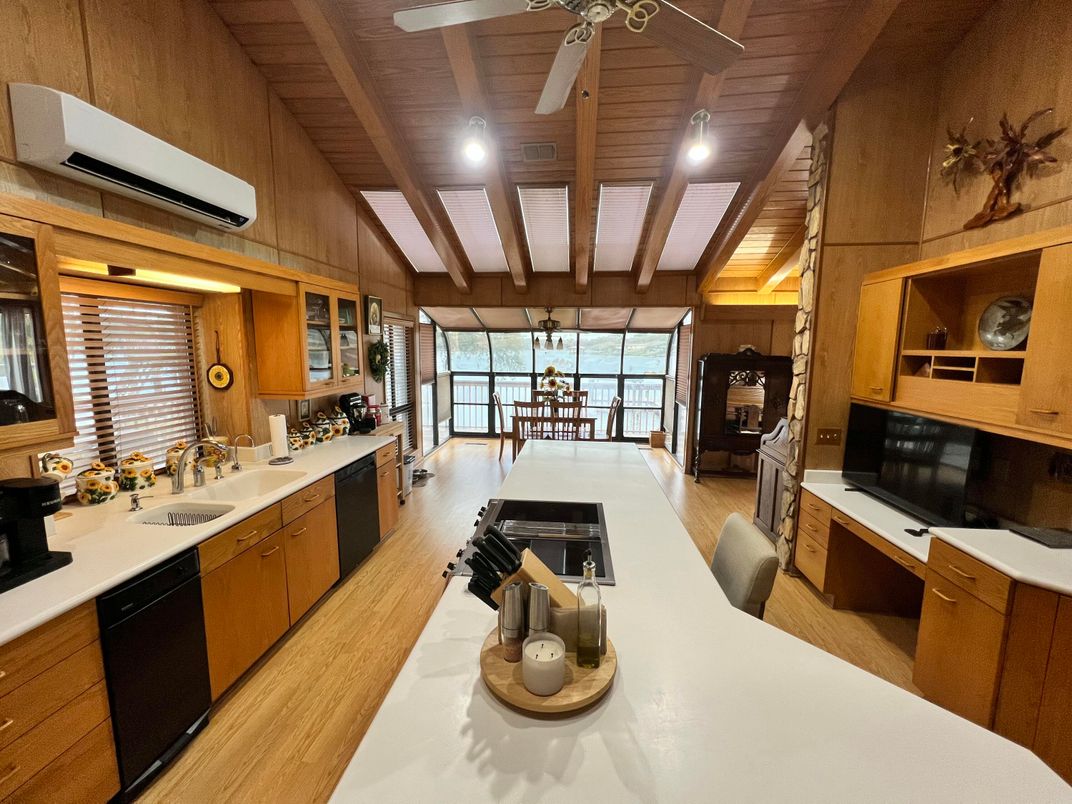 Dining room, Interior, Kitchen, Recessed Lighting, Wooden Beams, Wooden Ceilings, Wood Texture Flooring