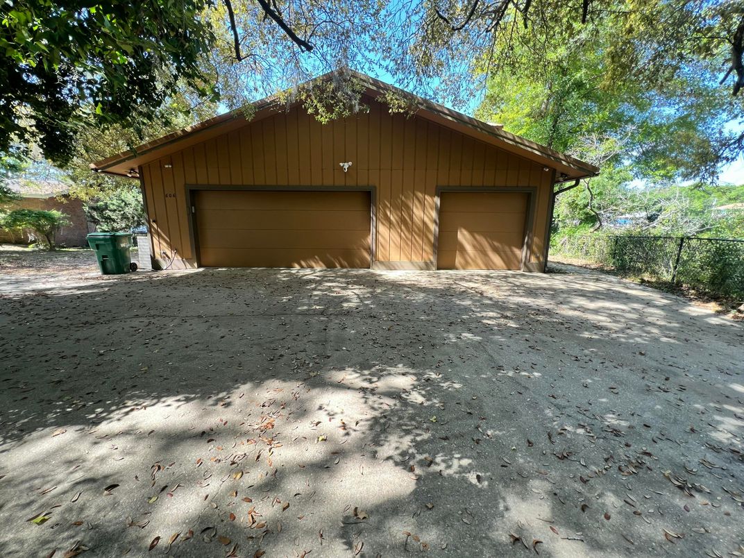 Detached Garage, Exterior
