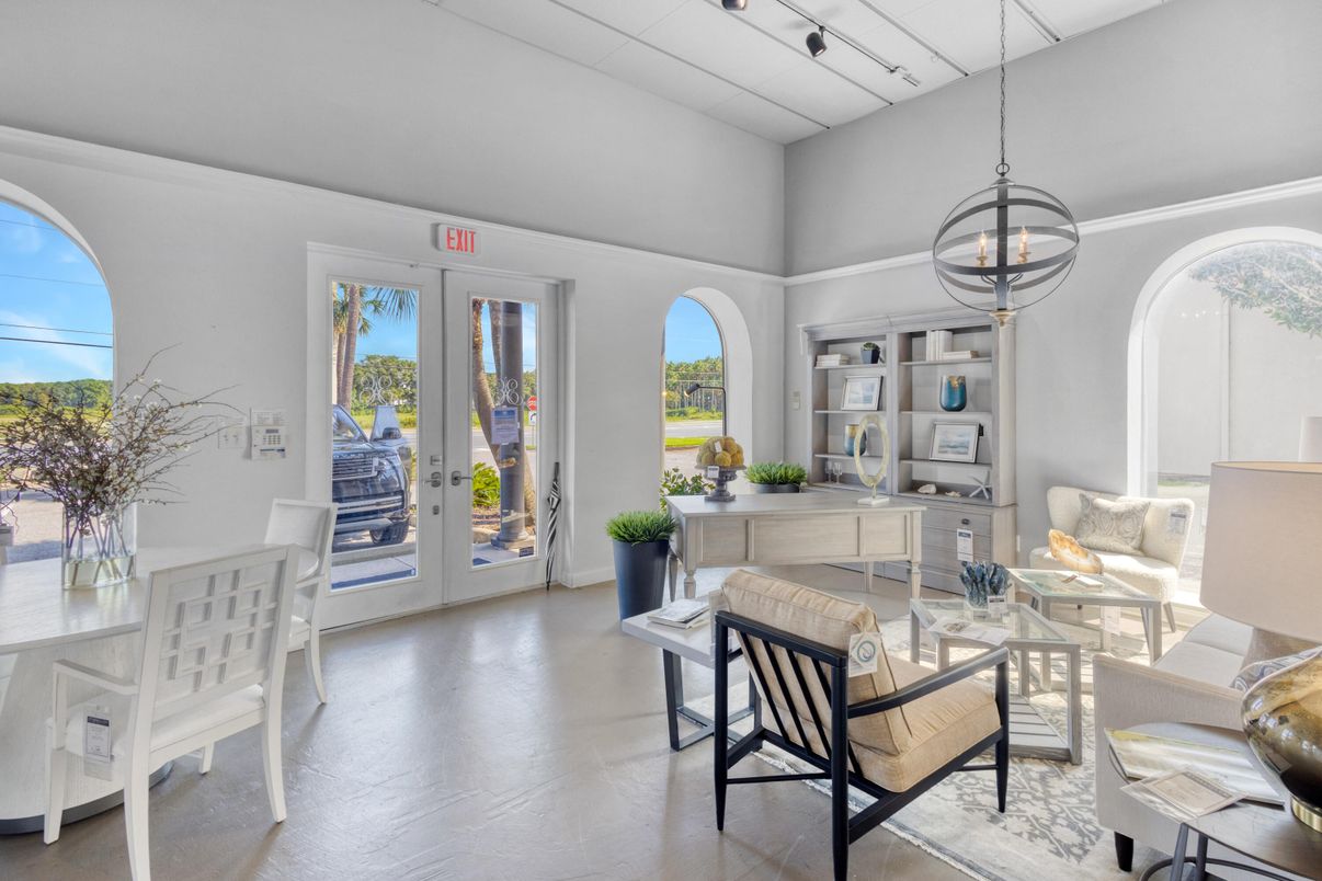 Dining room, Interior, Living room, Pendant Lights