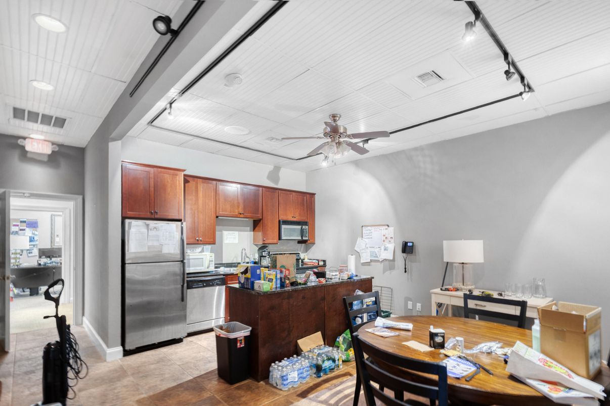 Dining room, Interior, Kitchen, Recessed Lighting