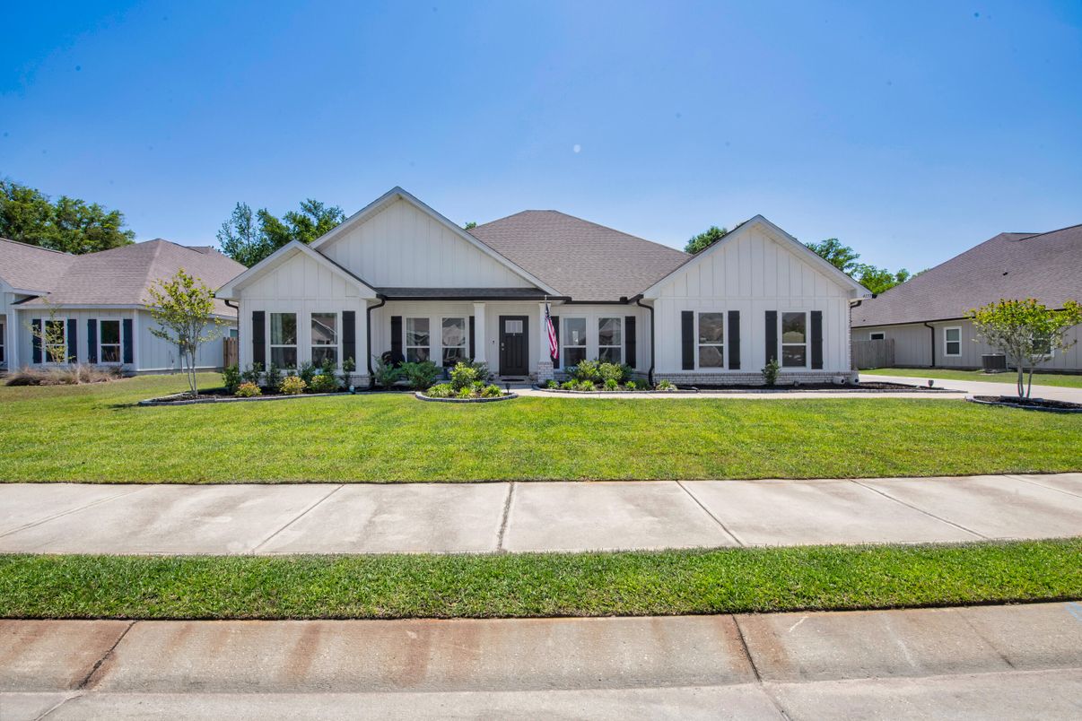 Exterior, Facade, Farmhouse
