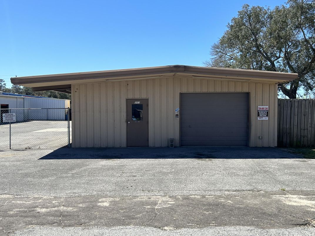 Detached Garage, Exterior